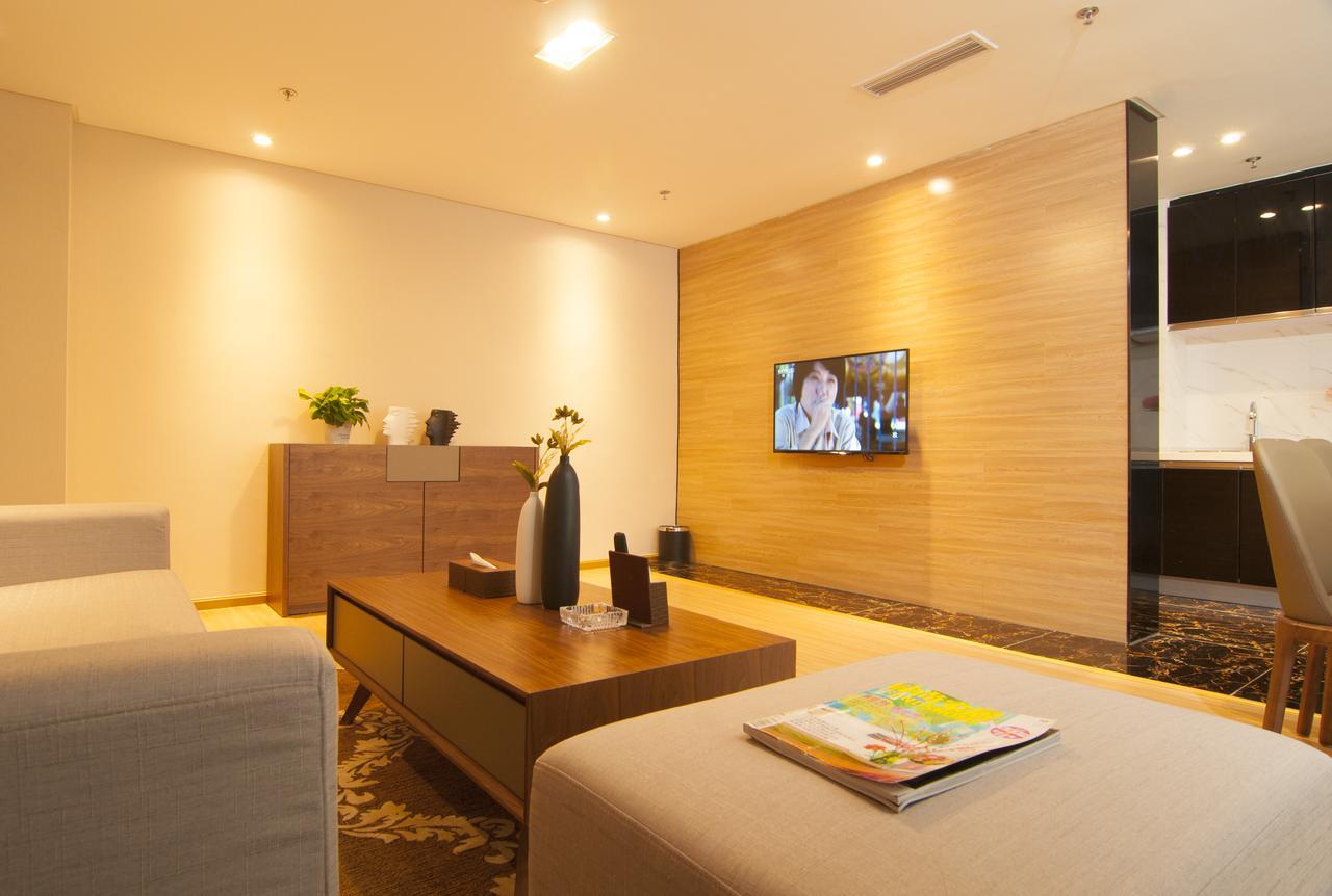 Home Plus Suite Hotel And Apartment Wuhan Buitenkant foto