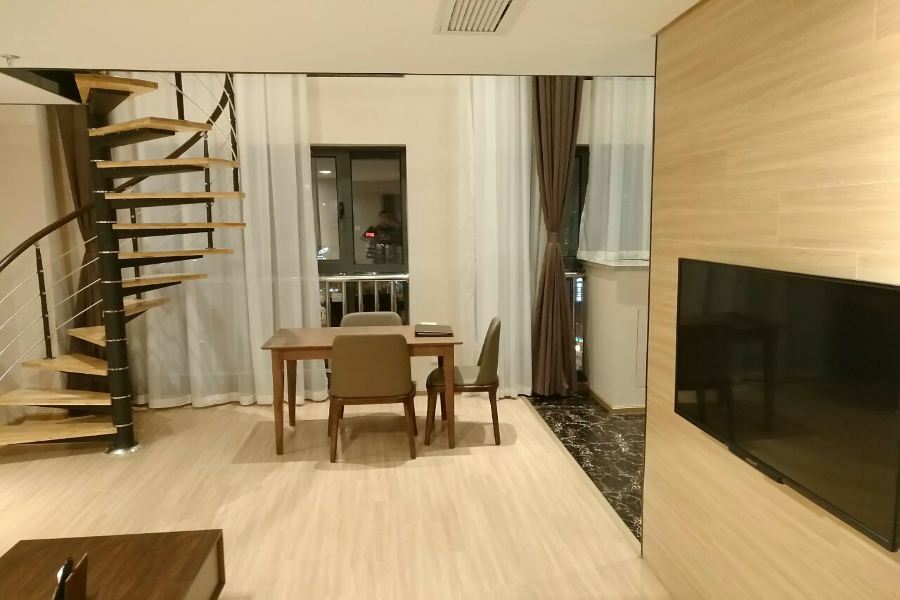Home Plus Suite Hotel And Apartment Wuhan Buitenkant foto